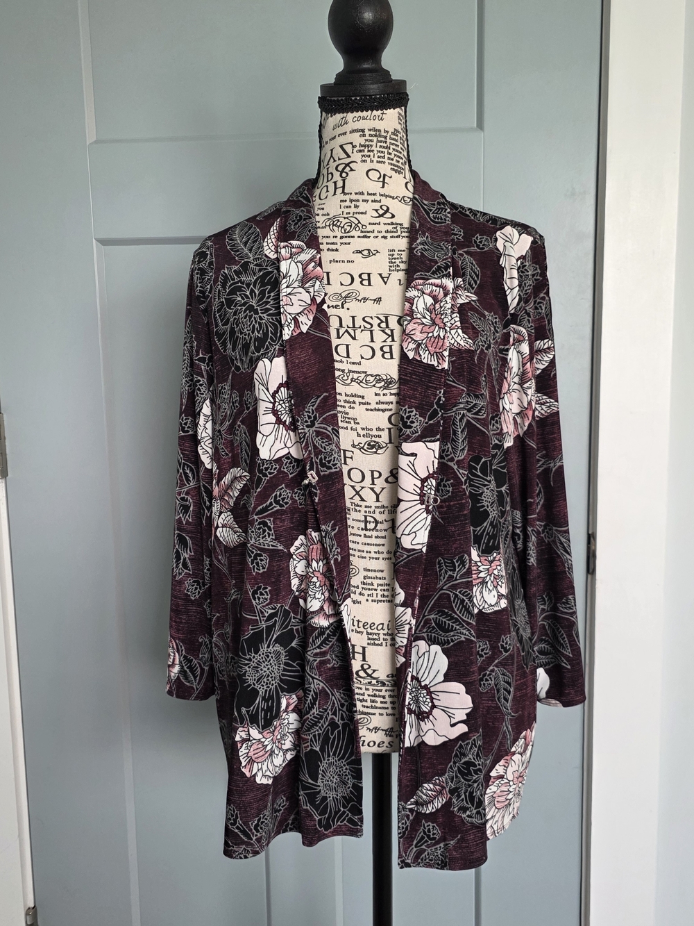 ​Chicos Easywear Floral Cardigan Jacket Open Front Blazer Burgundy Plum Size 2